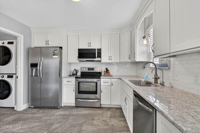 14517 Olde Trail Drive, Perrysburg, OH 43551