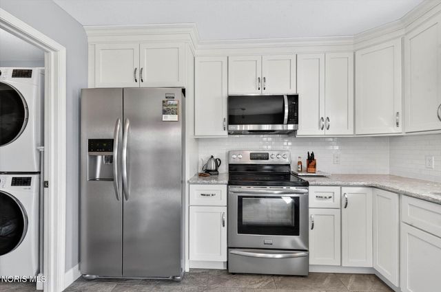 14517 Olde Trail Drive, Perrysburg, OH 43551