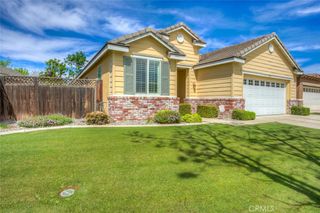 331 Hollyhill Drive, Bakersfield, CA 93312