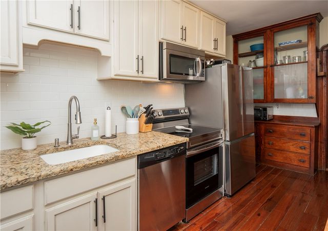 4 Newport Avenue B2, Newport, RI 02840