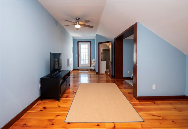 4 Newport Avenue B2, Newport, RI 02840