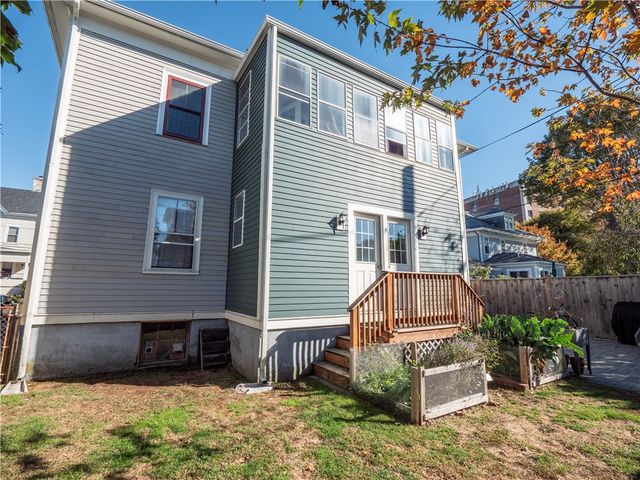 4 Newport Avenue B2, Newport, RI 02840