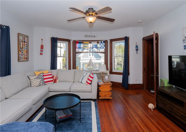 4 Newport Avenue B2, Newport, RI 02840