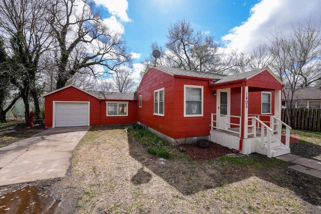 1405 W Edgemoor Dr, El Dorado, KS 67042
