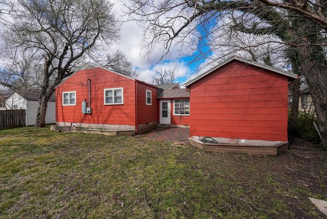 1405 W Edgemoor Dr, El Dorado, KS 67042