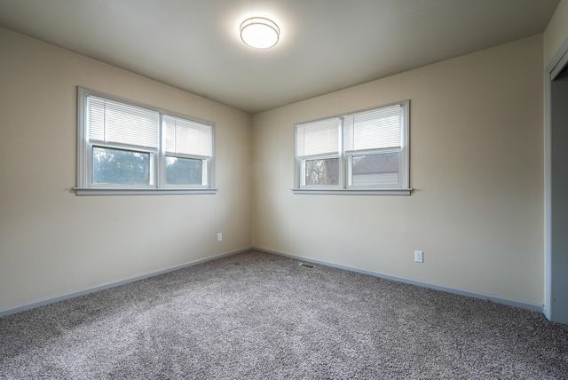 1405 W Edgemoor Dr, El Dorado, KS 67042