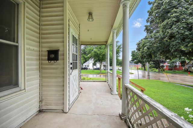 203 E Mckinley Street, Owatonna, MN 55060