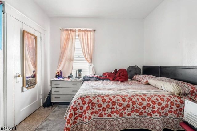 217 Lily St, Paterson City, NJ 07522
