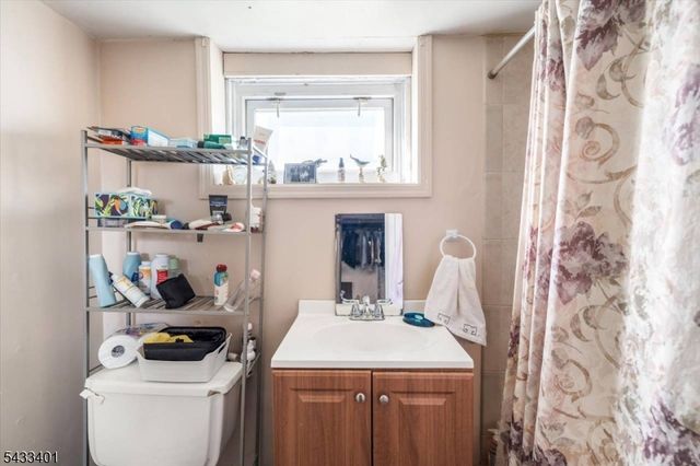 217 Lily St, Paterson City, NJ 07522