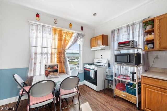217 Lily St, Paterson City, NJ 07522
