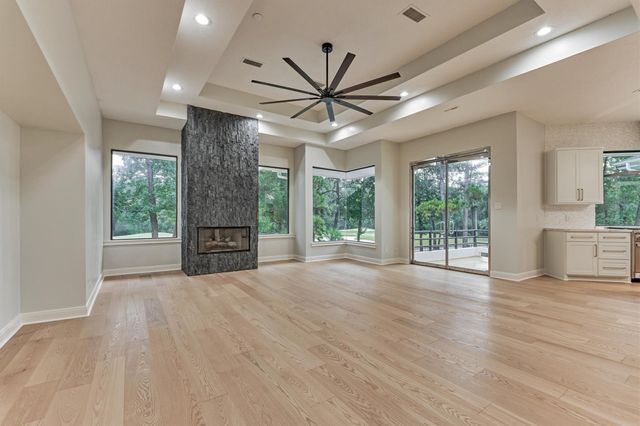 24 Autumn Crescent, The Woodlands, TX 77381