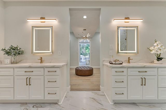 24 Autumn Crescent, The Woodlands, TX 77381
