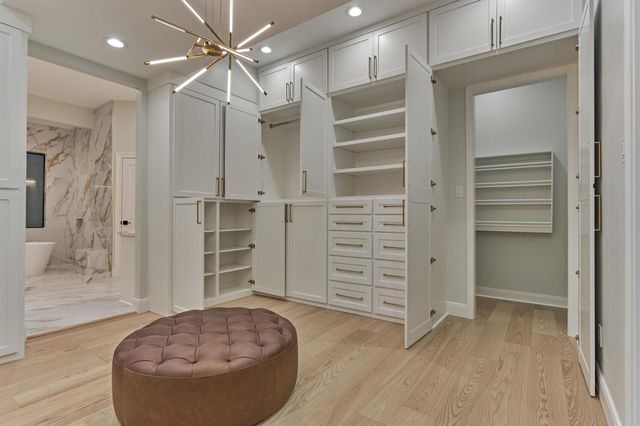 24 Autumn Crescent, The Woodlands, TX 77381