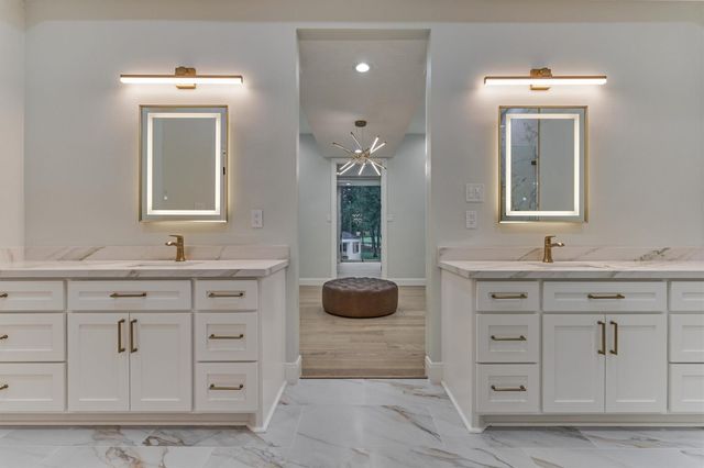24 Autumn Crescent, The Woodlands, TX 77381