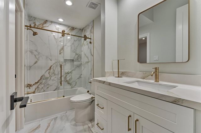 24 Autumn Crescent, The Woodlands, TX 77381