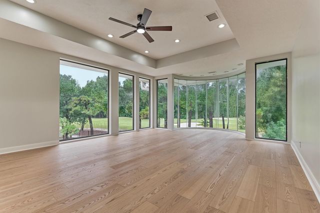 24 Autumn Crescent, The Woodlands, TX 77381