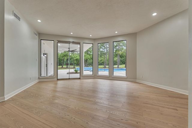 24 Autumn Crescent, The Woodlands, TX 77381