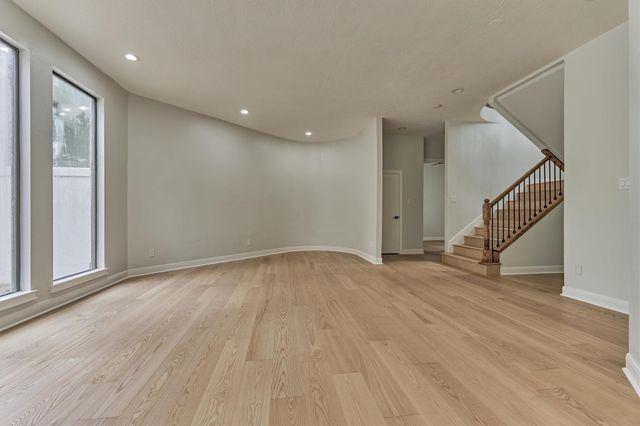 24 Autumn Crescent, The Woodlands, TX 77381
