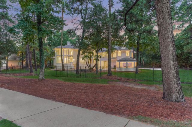 24 Autumn Crescent, The Woodlands, TX 77381