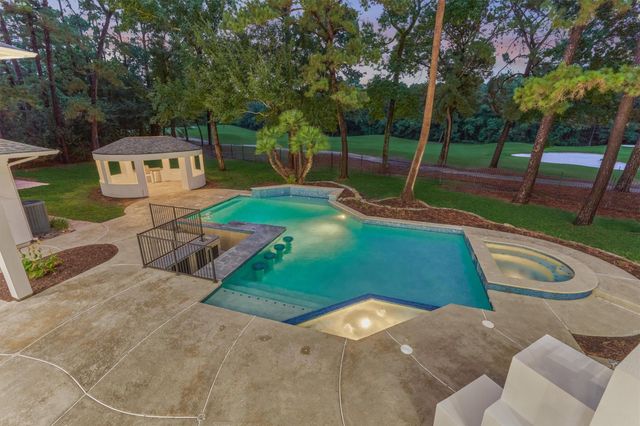 24 Autumn Crescent, The Woodlands, TX 77381