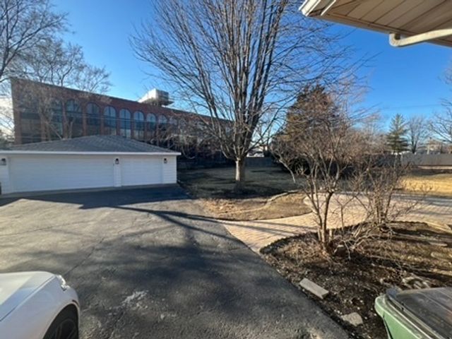 1S526 Nimitz Road, Oakbrook Terrace, IL 60181
