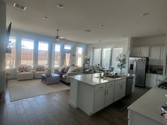 536 Breeds Hill Road, Little Elm, TX 75068