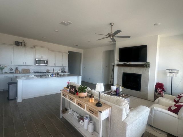 536 Breeds Hill Road, Little Elm, TX 75068