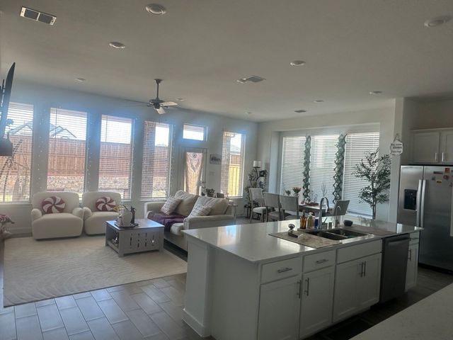 536 Breeds Hill Road, Little Elm, TX 75068