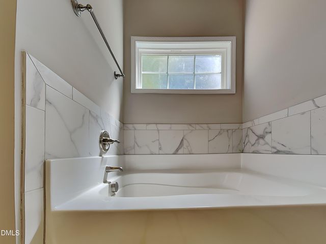 43 Brighton Circle, Lillington, NC 27546