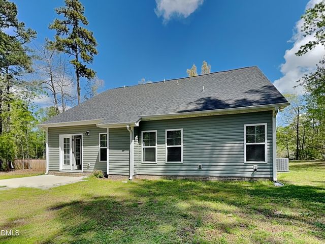 43 Brighton Circle, Lillington, NC 27546