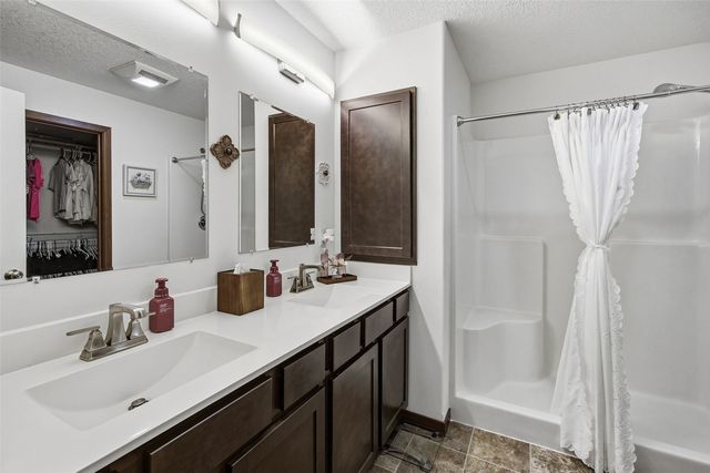 2660 Bullis Drive, Marion, IA 52302