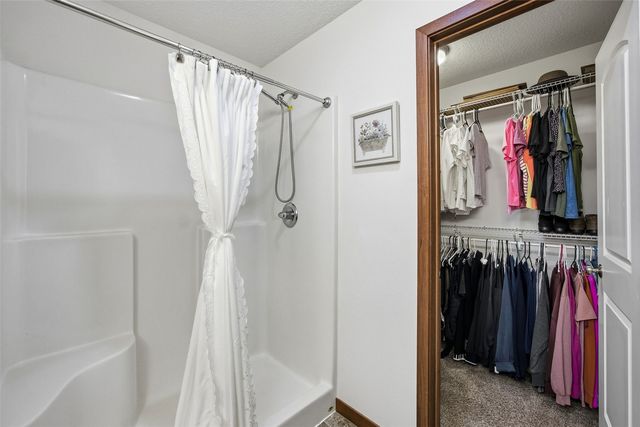 2660 Bullis Drive, Marion, IA 52302