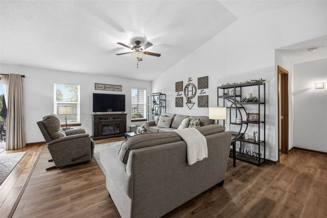 2660 Bullis Drive, Marion, IA 52302