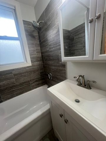 3513 Park Avenue 2, Brookfield, IL 60513