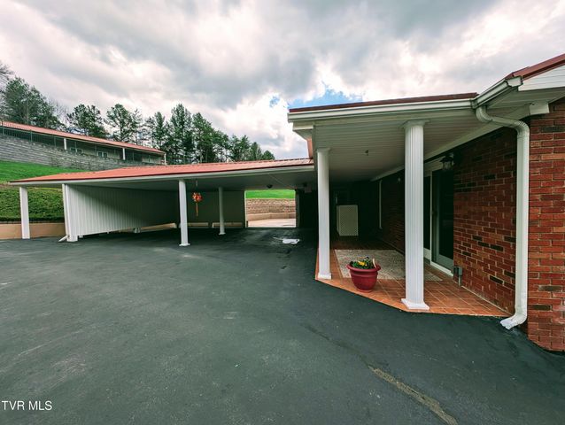 218 Northeast 7th Street, Norton, VA 24273