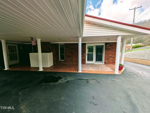 218 Northeast 7th Street, Norton, VA 24273