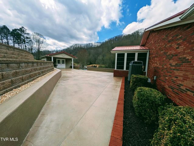 218 Northeast 7th Street, Norton, VA 24273