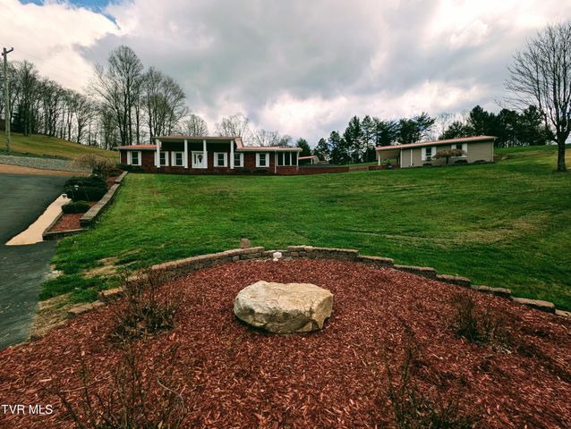 218 Northeast 7th Street, Norton, VA 24273