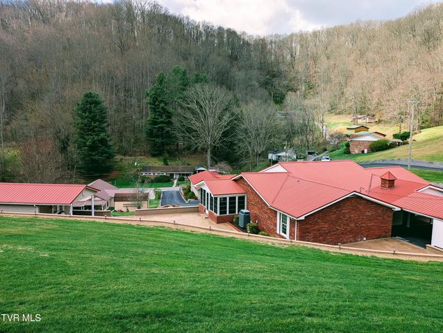 218 Northeast 7th Street, Norton, VA 24273