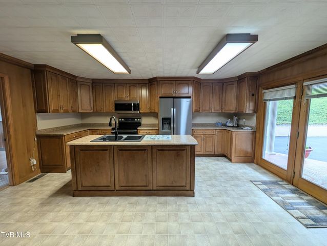 218 Northeast 7th Street, Norton, VA 24273
