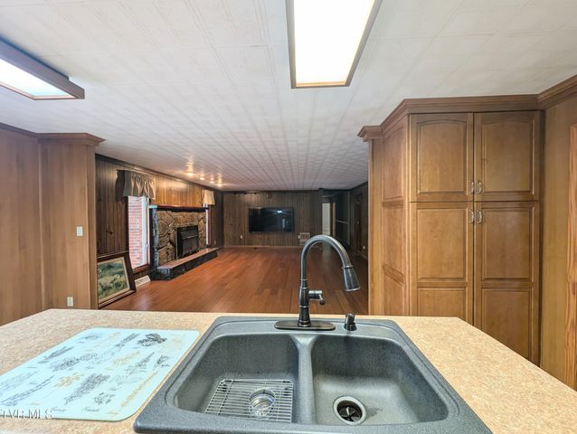 218 Northeast 7th Street, Norton, VA 24273