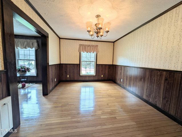218 Northeast 7th Street, Norton, VA 24273
