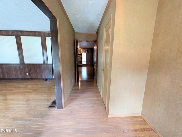 218 Northeast 7th Street, Norton, VA 24273