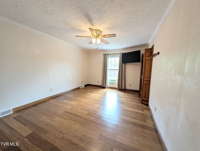 218 Northeast 7th Street, Norton, VA 24273