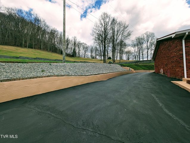 218 Northeast 7th Street, Norton, VA 24273