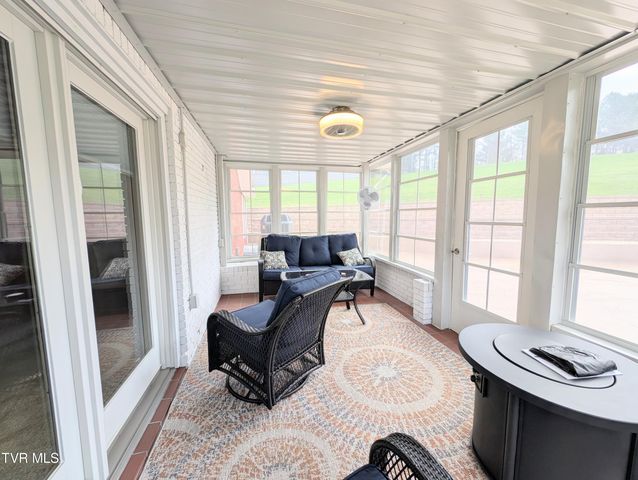 218 Northeast 7th Street, Norton, VA 24273