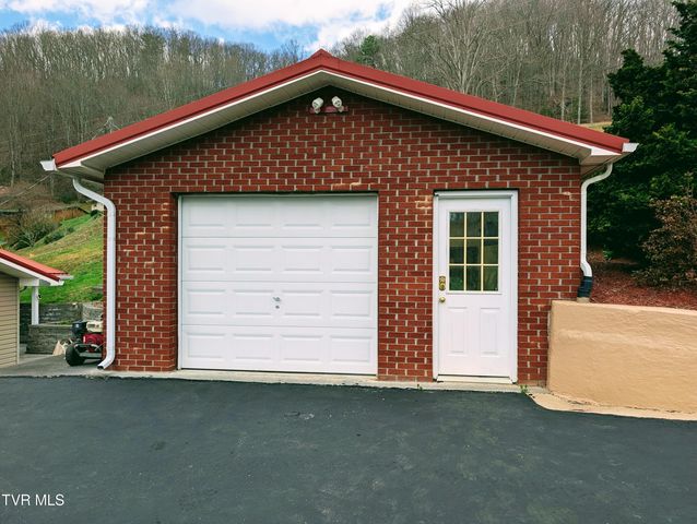 218 Northeast 7th Street, Norton, VA 24273