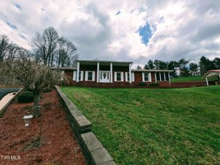 218 Northeast 7th Street, Norton, VA 24273