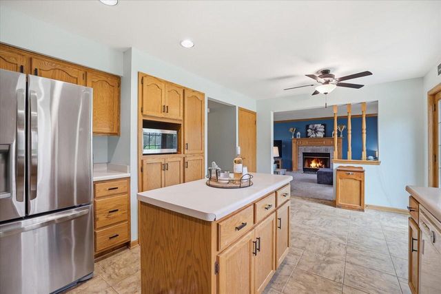 8715 Halverson ROAD, Waterford, WI 53185