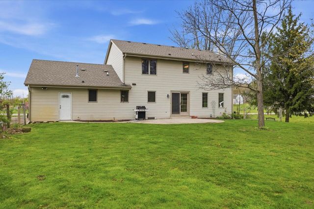 8715 Halverson ROAD, Waterford, WI 53185